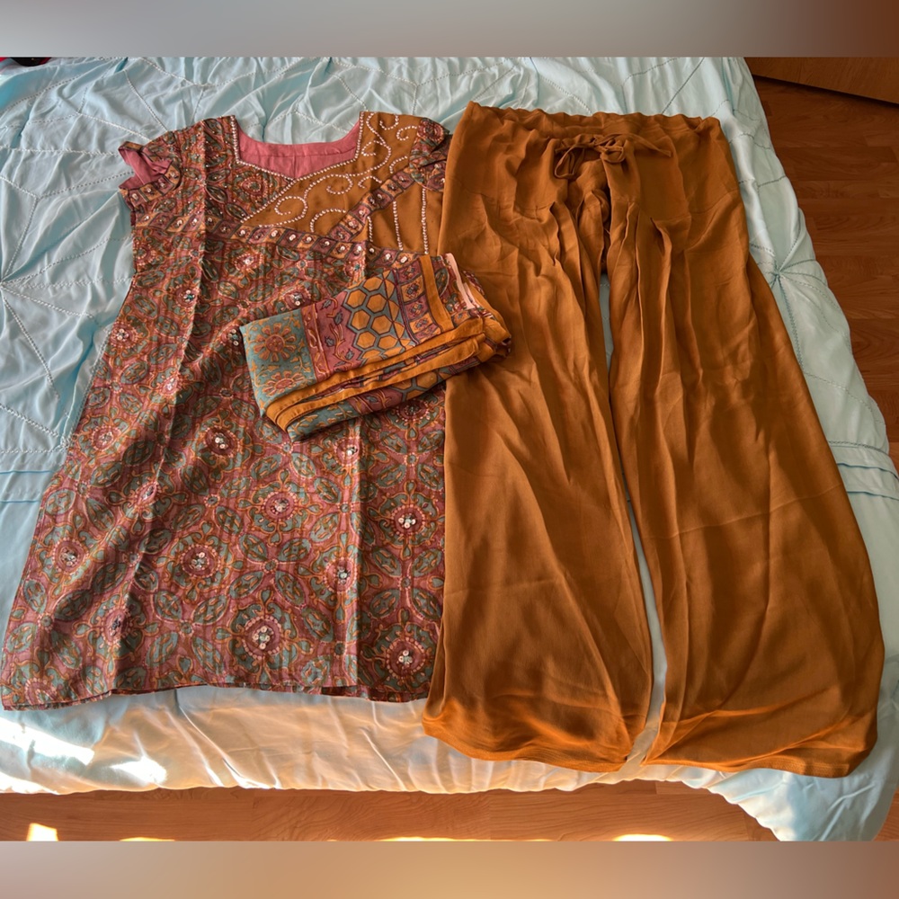 Indian set - Picture 2 of 3